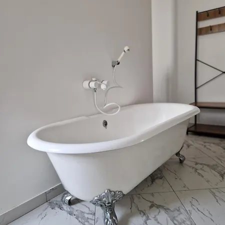 Eden ゲストハウス 3*