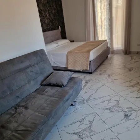 ゲストハウス Eden